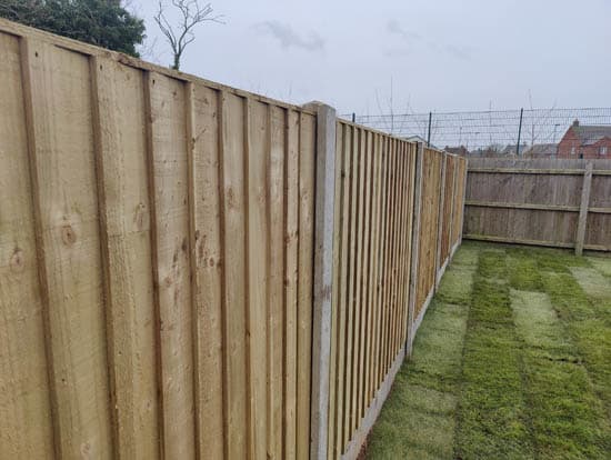 fitting and supply fences panels bedfordshire